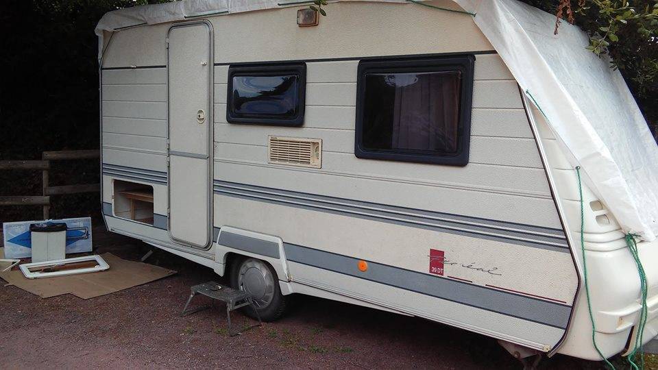 Création de deux soutes sur une caravane